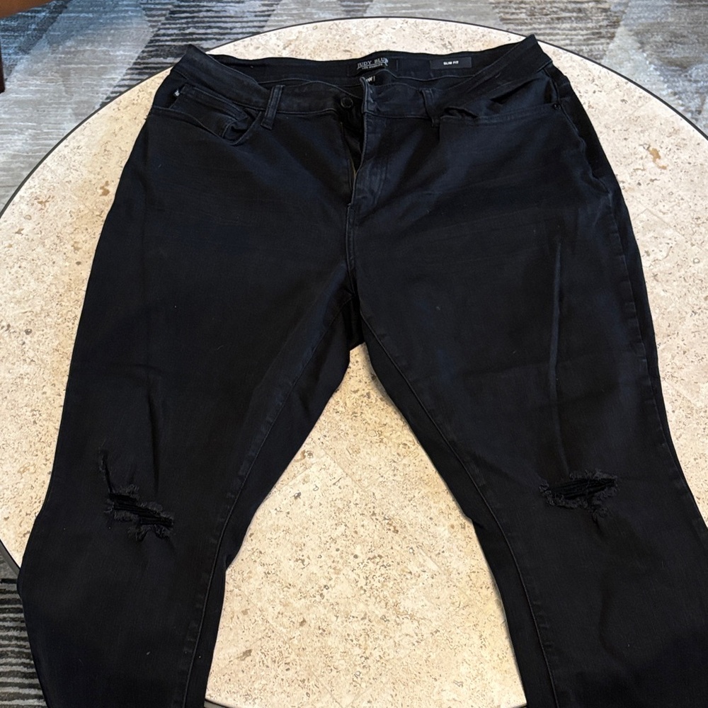 Women’s Black Distressed Jeans